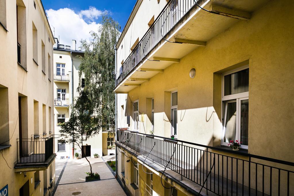 Live Like Locals: Market Square X Jewish District คราคูฟ ภายนอก รูปภาพ